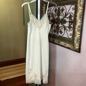 VTG Lace Appliqued Light Blue Full Slip